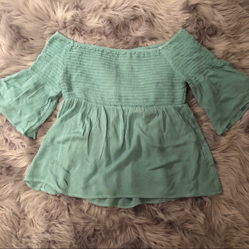 Cold shoulder top!